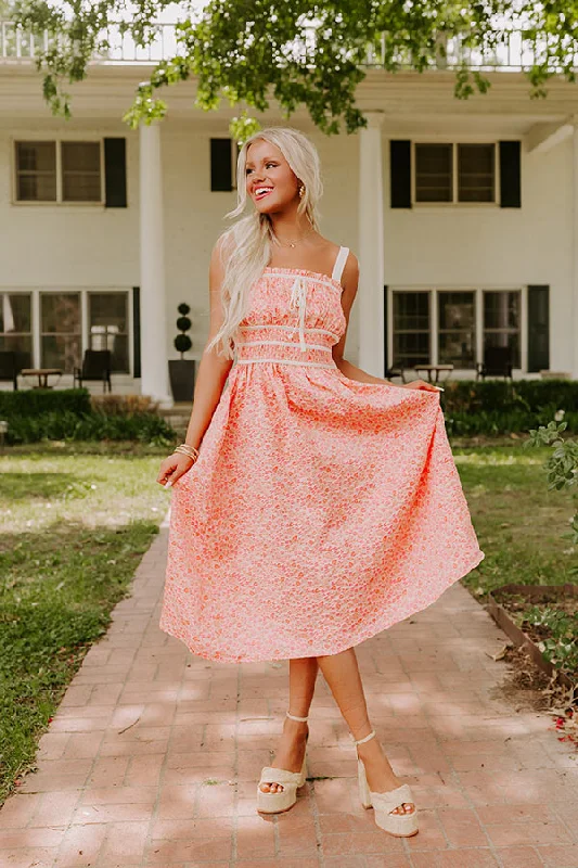 Garden Gorgeous Jacquard Midi in Peach