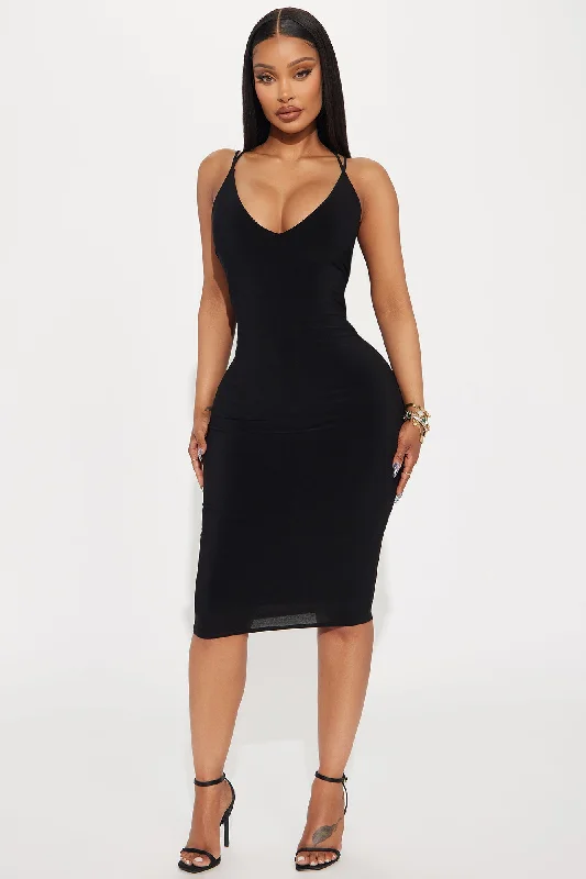 Undeniable Femme Midi Dress - Black