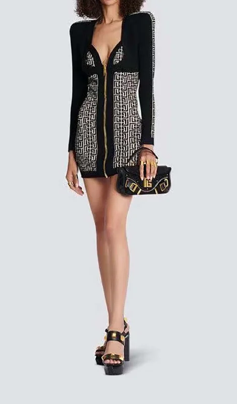 SHOULDER PADS KNITTED MINI DRESS IN BLACK